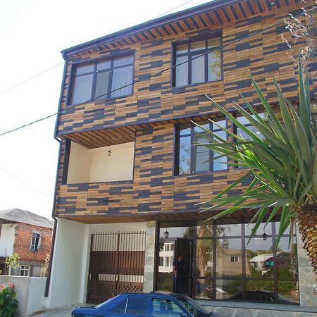 Guest House Belyi Lebed Sukhumi Exterior foto
